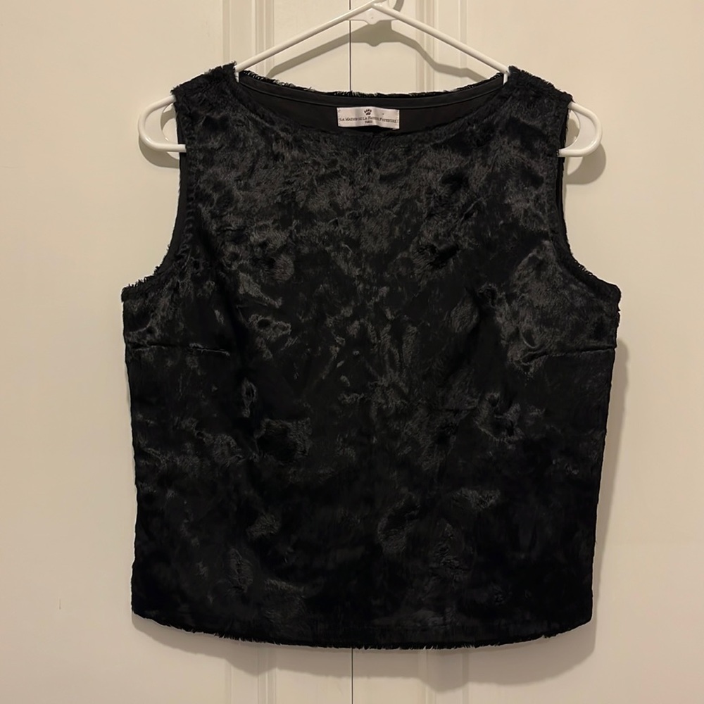 La Maison de la Fausse Fourrure Faux Fur Black Sleeveless Top